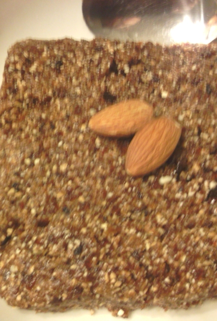 Photos: Raw Vegan Fruity Oaty Bar